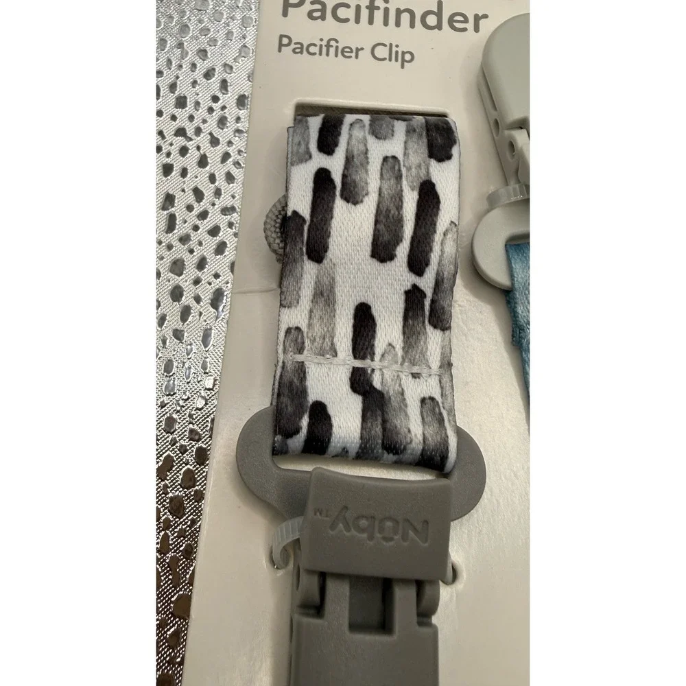 Nuby Pacifier Clip- Paci Finder, Age 0+m- Keep Baby's Pacifiers Sanitary